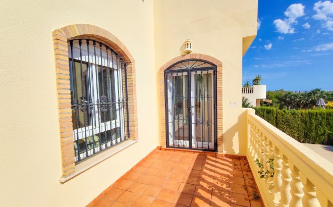 Revente - Villa -
Villamartin - Costa Blanca