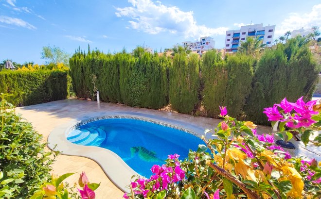 Revente - Villa -
Villamartin - Costa Blanca