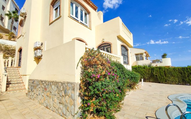 Revente - Villa -
Villamartin - Costa Blanca