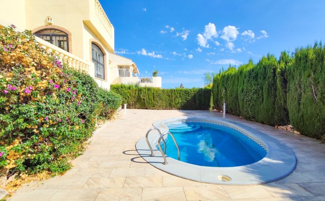 Revente - Villa -
Villamartin - Costa Blanca