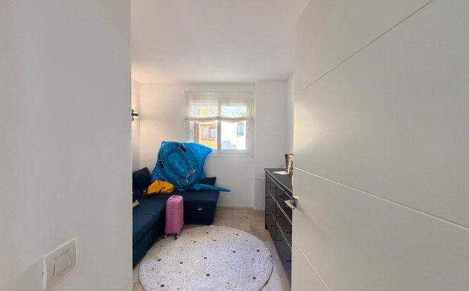 Resale - Apartment -
Torrevieja - Punta Prima