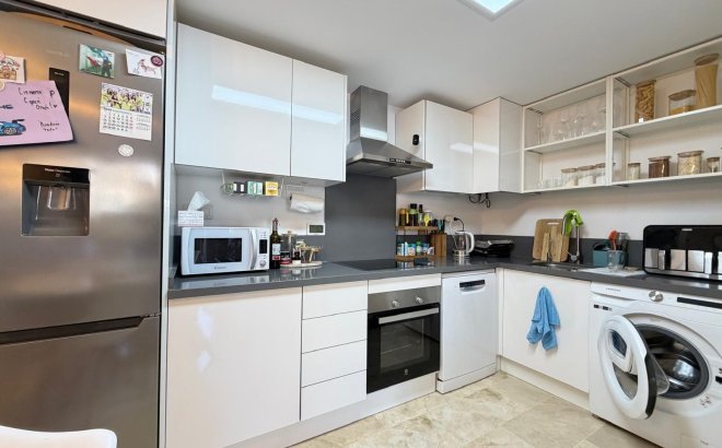 Resale - Apartment -
Torrevieja - Punta Prima