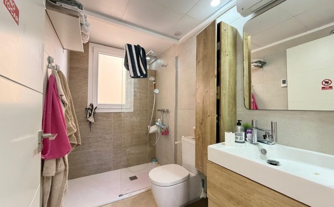 Resale - Apartment -
Torrevieja - Punta Prima