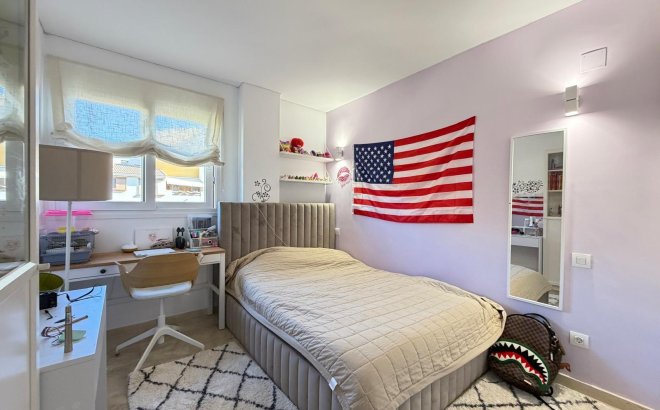 Resale - Apartment -
Torrevieja - Punta Prima