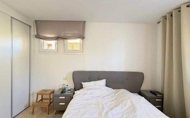 Resale - Apartment -
Torrevieja - Punta Prima