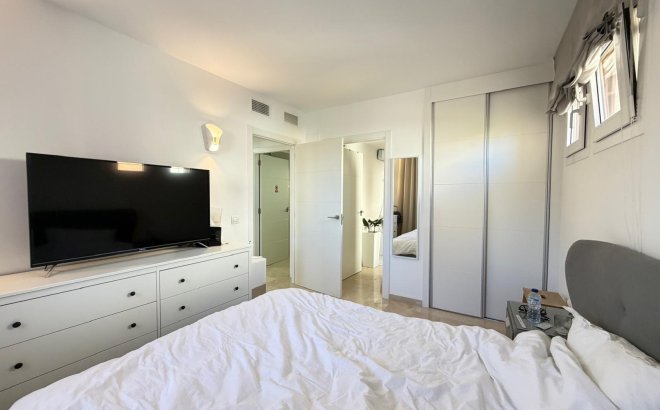 Resale - Apartment -
Torrevieja - Punta Prima