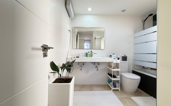 Resale - Apartment -
Torrevieja - Punta Prima