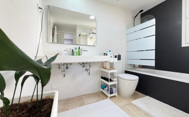 Resale - Apartment -
Torrevieja - Punta Prima