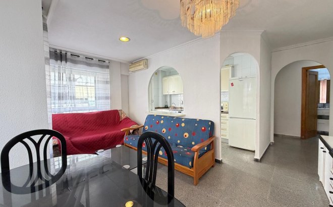 Resale - Apartment -
Torrevieja - Playa del Cura