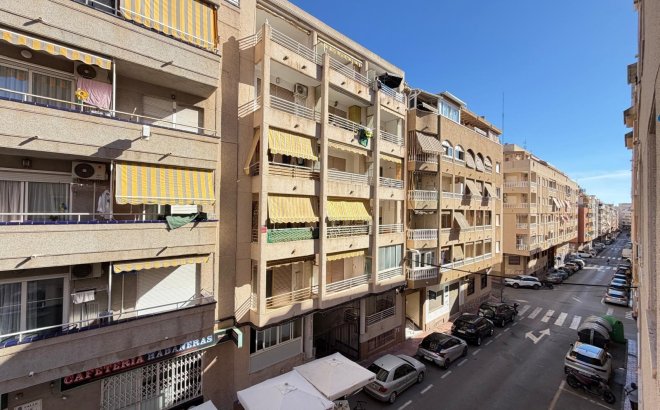 Resale - Apartment -
Torrevieja - Playa del Cura