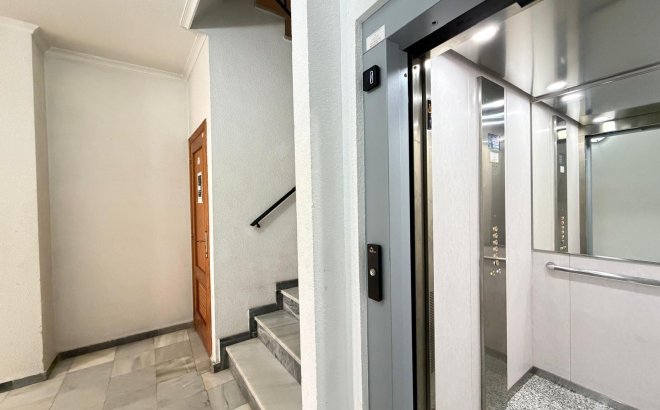 Resale - Apartment -
Torrevieja - Playa del Cura