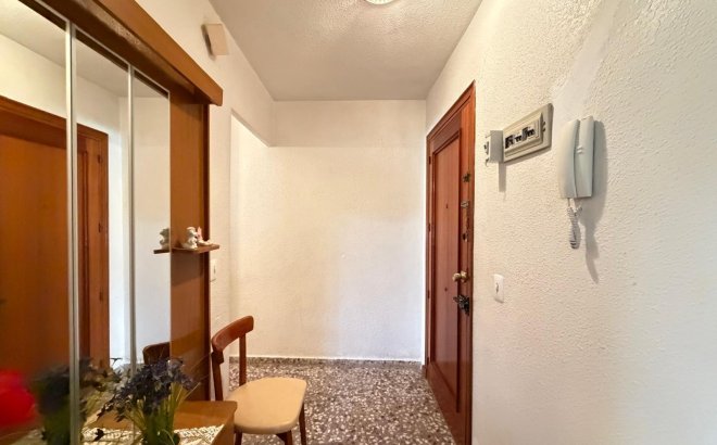 Revente - Appartement -
Torrevieja - Las Piscinas Naturales