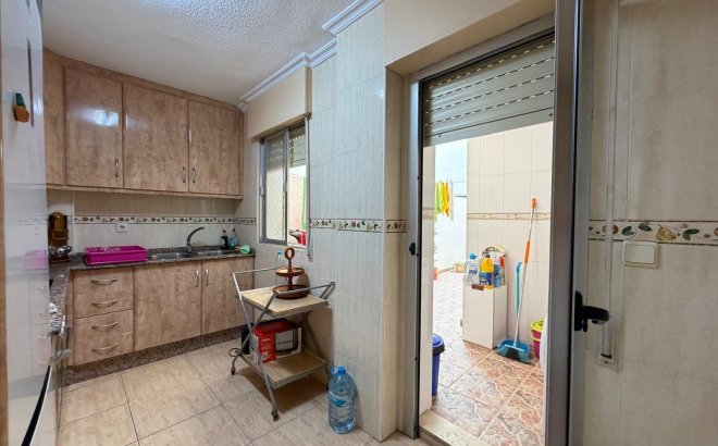 Revente - Appartement -
Torrevieja - Las Piscinas Naturales