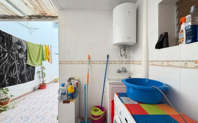 Revente - Appartement -
Torrevieja - Las Piscinas Naturales