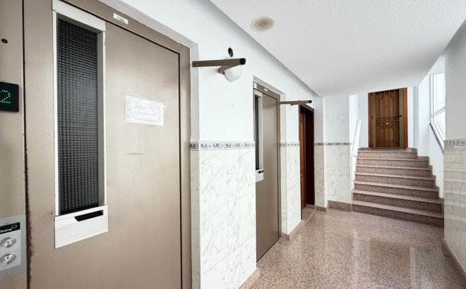 Revente - Appartement -
Torrevieja - Las Piscinas Naturales