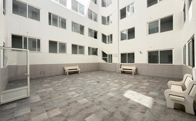 Revente - Appartement -
Torrevieja - Las Piscinas Naturales