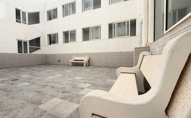 Revente - Appartement -
Torrevieja - Las Piscinas Naturales