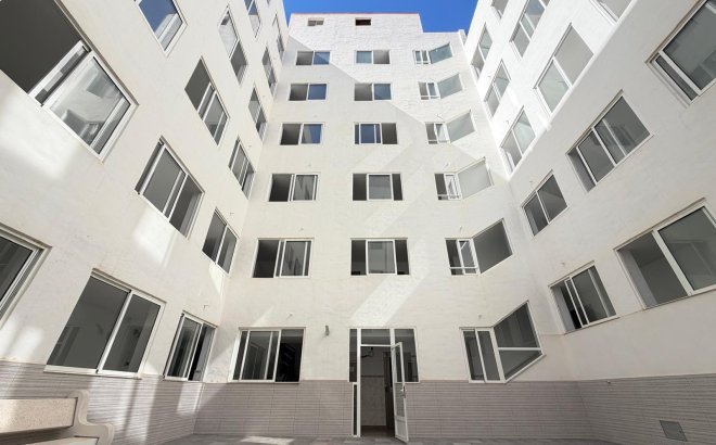 Revente - Appartement -
Torrevieja - Las Piscinas Naturales