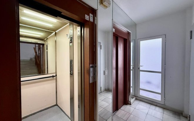 Resale - Apartment -
Torrevieja - Playa de los Locos