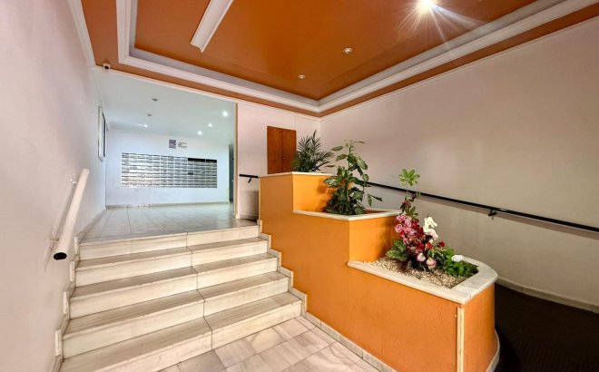 Resale - Apartment -
Torrevieja - Playa de los Locos