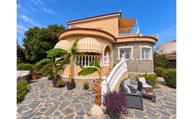 Resale - Villa -
Ciudad Quesada - Costa Blanca