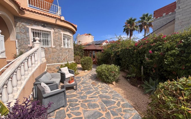 Resale - Villa -
Ciudad Quesada - Costa Blanca