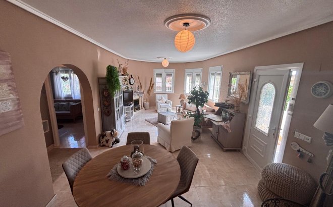 Resale - Villa -
Ciudad Quesada - Costa Blanca