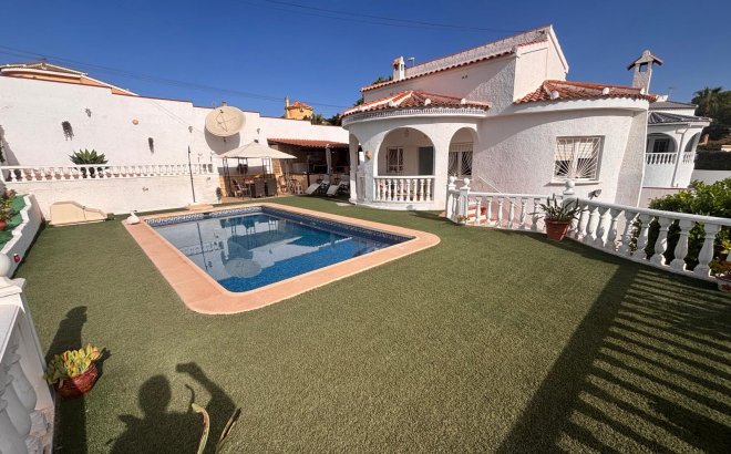 Resale - Villa -
Ciudad Quesada - Costa Blanca