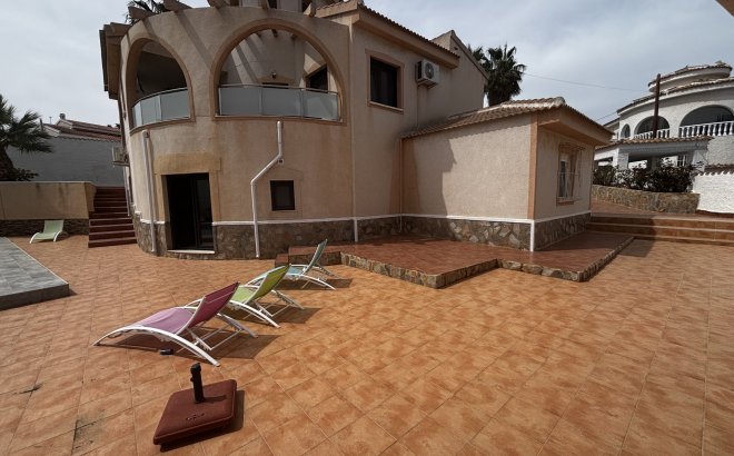 Resale - Villa -
Ciudad Quesada - Costa Blanca
