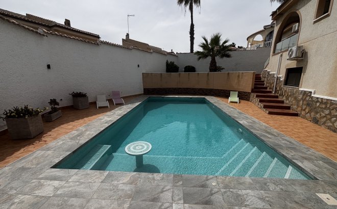 Resale - Villa -
Ciudad Quesada - Costa Blanca