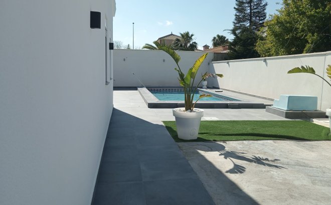Resale - Villa -
Cabo Roig - Costa Blanca