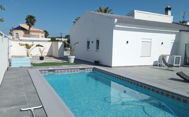 Resale - Villa -
Cabo Roig - Costa Blanca