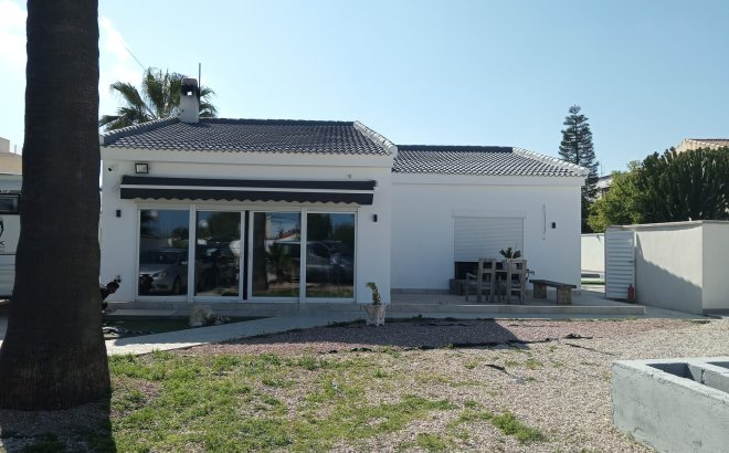 Resale - Villa -
Cabo Roig - Costa Blanca