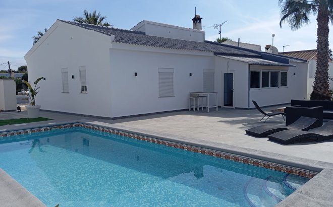 Resale - Villa -
Cabo Roig - Costa Blanca
