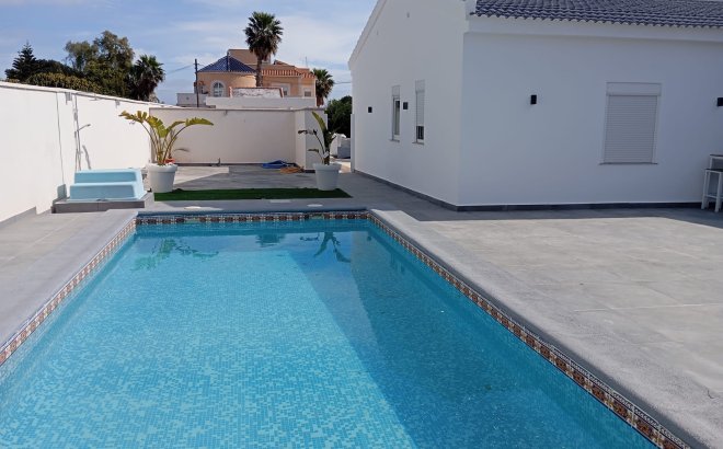 Resale - Villa -
Cabo Roig - Costa Blanca