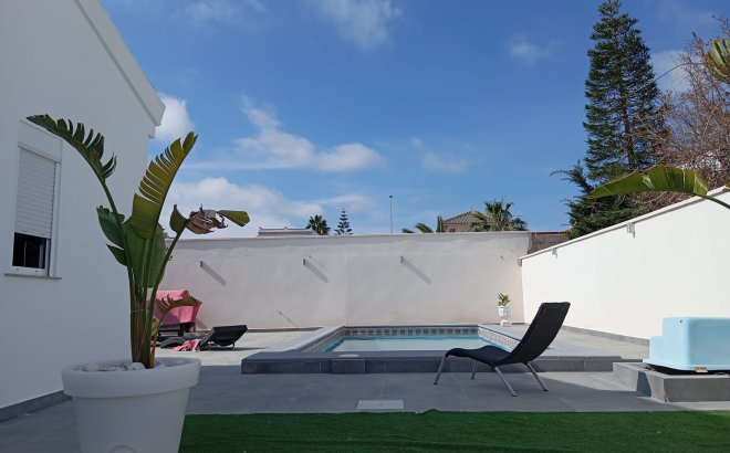 Resale - Villa -
Cabo Roig - Costa Blanca