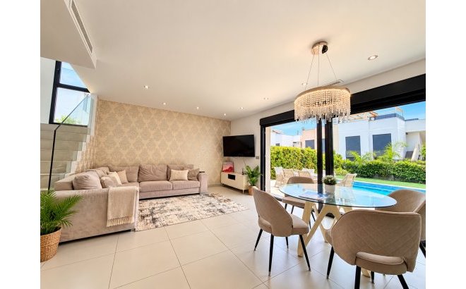 Resale - Villa -
Ciudad Quesada - Costa Blanca