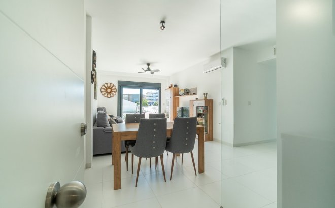Herverkoop - Appartement -
San Miguel de Salinas - Inland