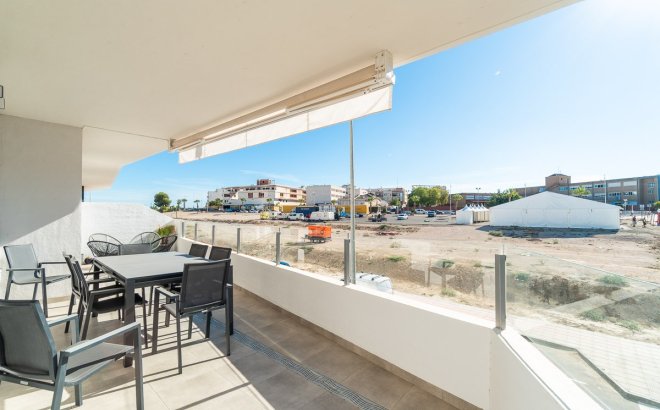 Herverkoop - Appartement -
San Miguel de Salinas - Inland