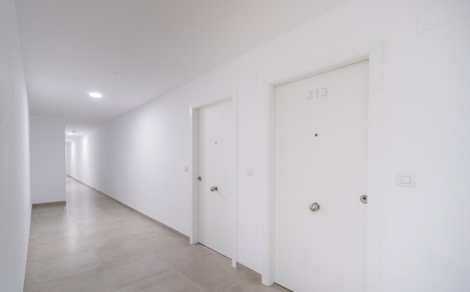 Herverkoop - Appartement -
San Miguel de Salinas - Inland