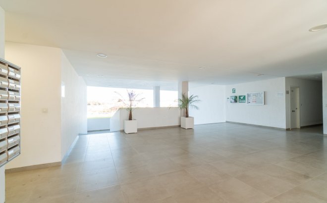 Herverkoop - Appartement -
San Miguel de Salinas - Inland