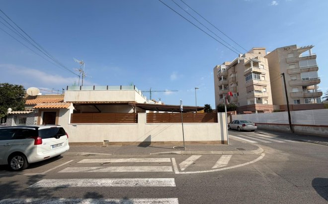 Revente - Town House -
Torrevieja - Nueva Torrevieja