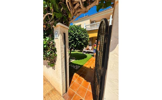 Resale - Villa -
Orihuela Costa - Lomas de Cabo Roig