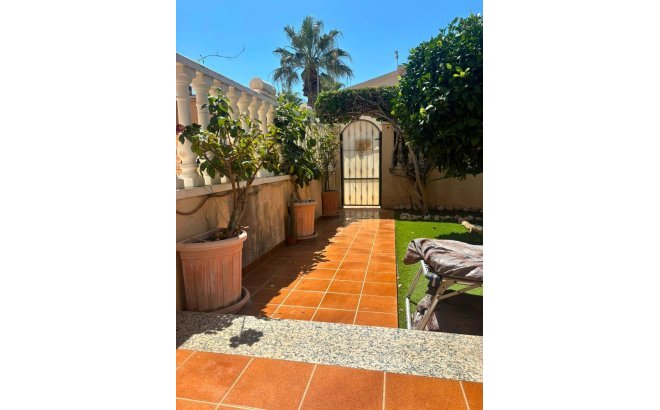 Resale - Villa -
Orihuela Costa - Lomas de Cabo Roig
