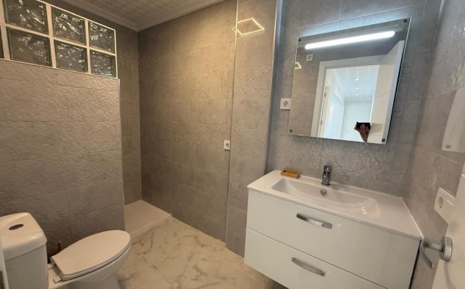 Resale - Apartment -
Playa Del Acequion - Costa Blanca