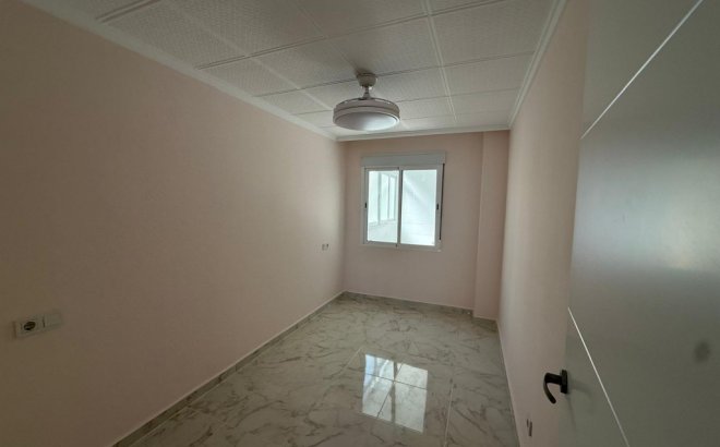 Resale - Apartment -
Playa Del Acequion - Costa Blanca