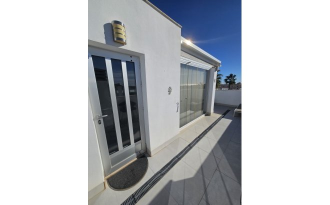 Resale - Semi Detached -
Torrevieja - Costa Blanca