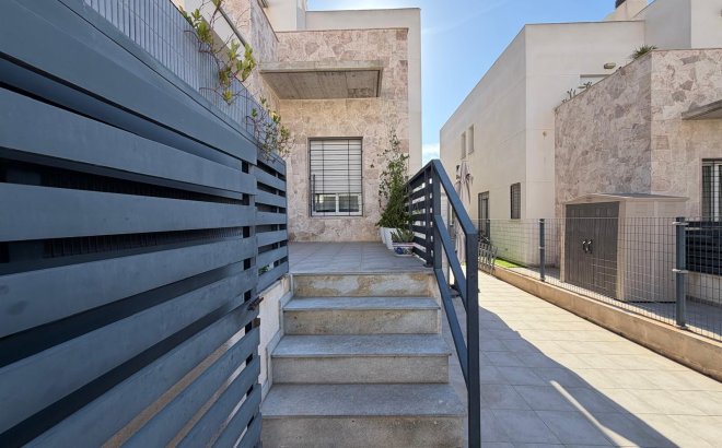 Resale - Town House -
Torrevieja - Aguas Nuevas