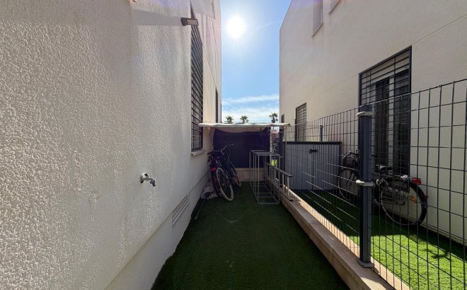 Resale - Town House -
Torrevieja - Aguas Nuevas