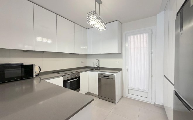 Resale - Town House -
Torrevieja - Aguas Nuevas